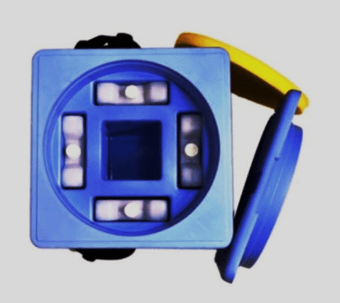 Vaccine carrier with freeze-preventive barrier